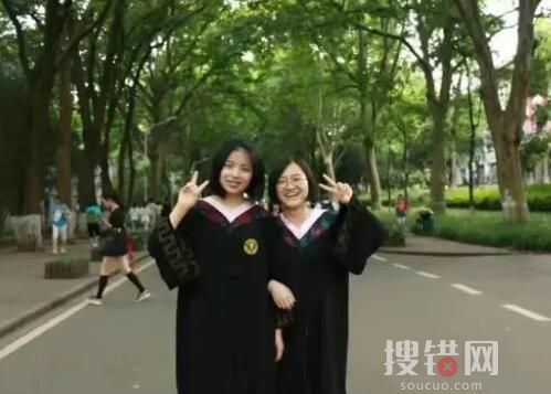 名校畢業碩士火鍋店做保潔 母?；貞?真相揭露簡直太意外了